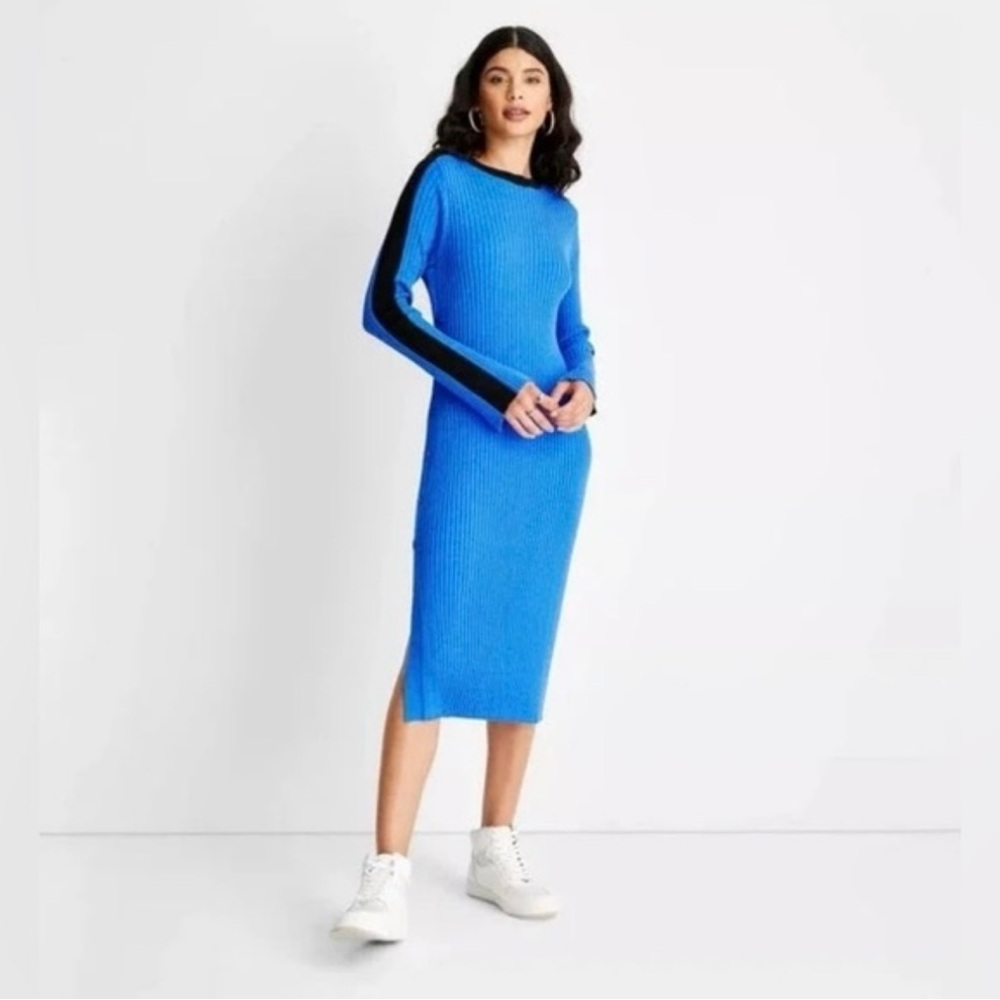 Long Sleeve Blue Knit Dress with Black detail